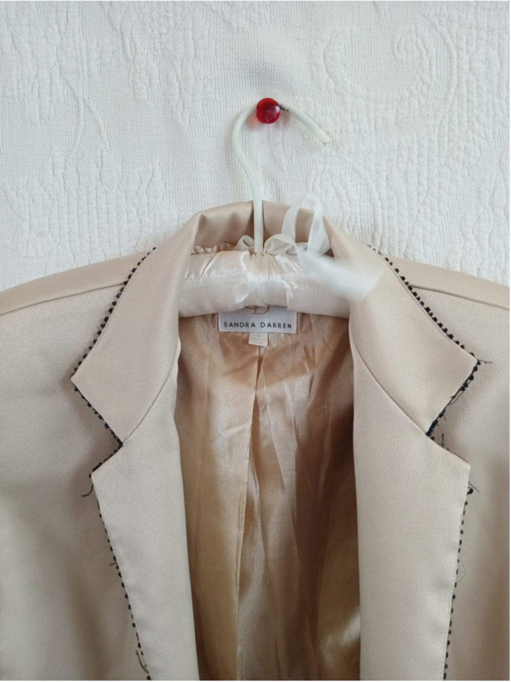 90s Sandra Darren Satin Blazer Size 8 Beige Black Trim Jacket Elegant Neutral - Picture 2 of 11